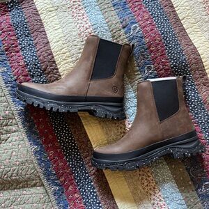 NWT Ariat Women's Moresby Twin Gore Waterproof Boot Oily Distressed Brown - 6.5